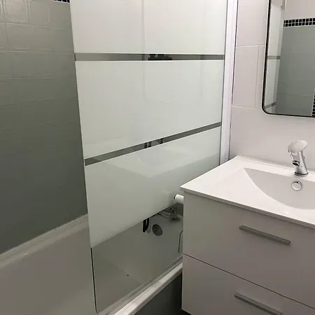 Superbe T2 Cabine Pour 5 Pers Au Centre Port D'agde Avec Parking Securise Et Terrasses - Fr-1-749-64 Apartment